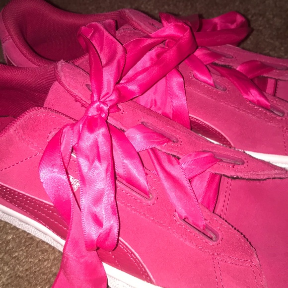 Cute, basic pumas - Picture 2 of 2